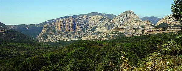 Mallos de Liguerri en Vadiello